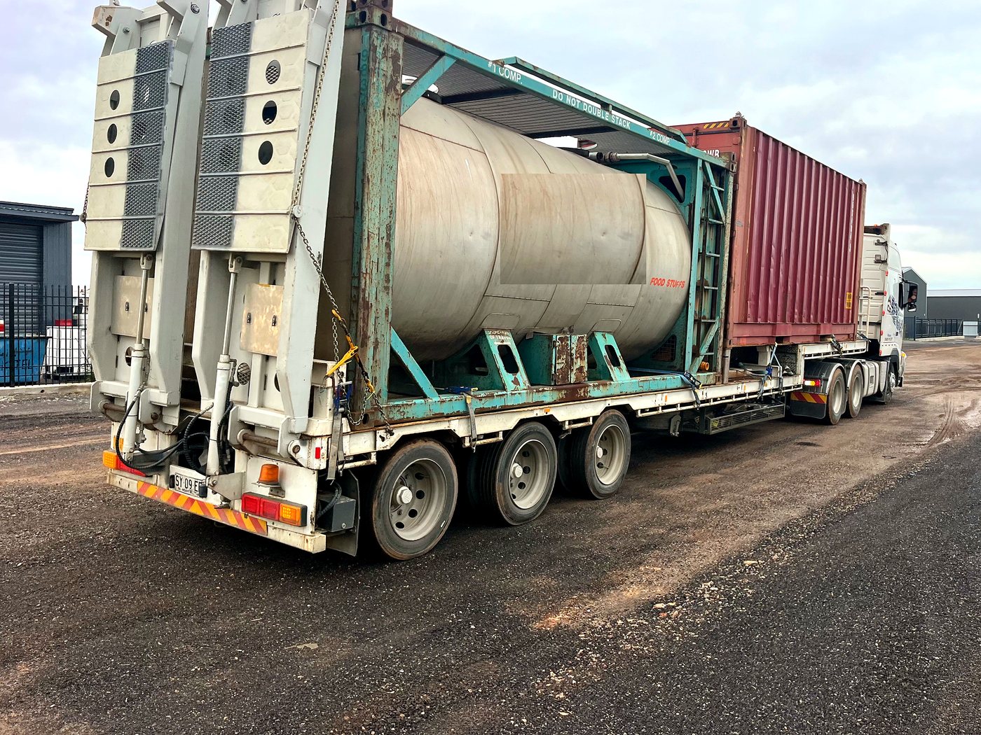 20,000 litre quick-fill unit tank, self-contained and ready for site
