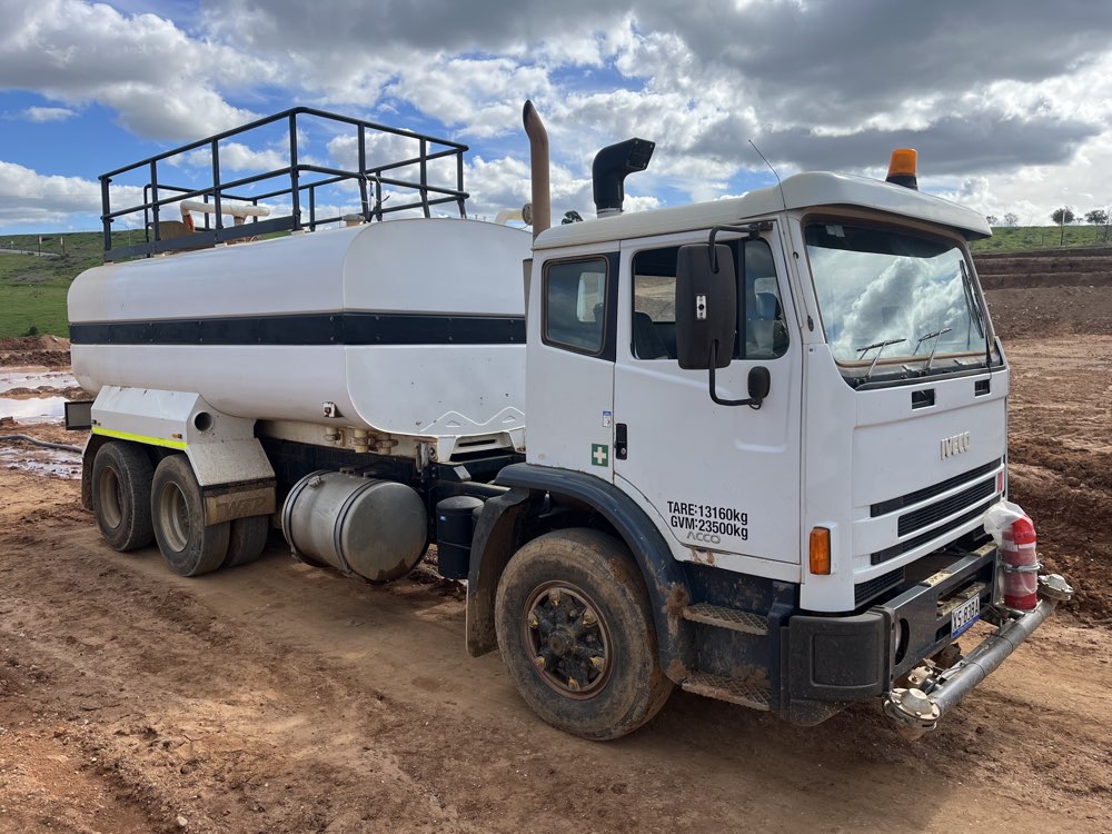 15,000 litre JAWS water cart on site